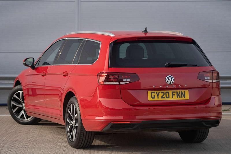 Used VW Passat SEL 150 HP (110 kW) 2020 Red Estate