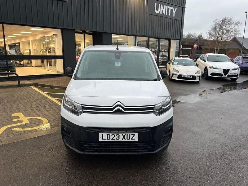 Used Citroën Berlingo 130 HP (95 kW) 2023 White MPV