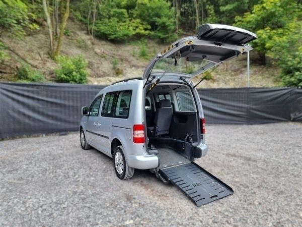 Silver Used 2013 VW Caddy Maxi MPV | £11,945 (Expensive) - Image 1/1