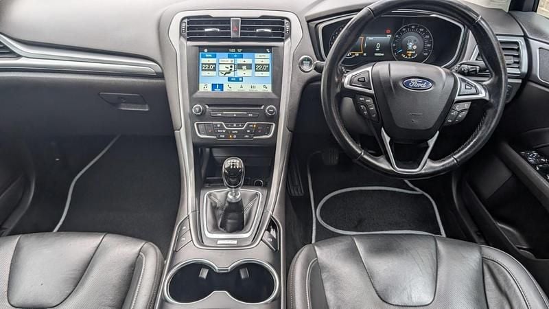 Used Ford Mondeo Titanium 165 HP (121 kW) 2019 Black Hatchback