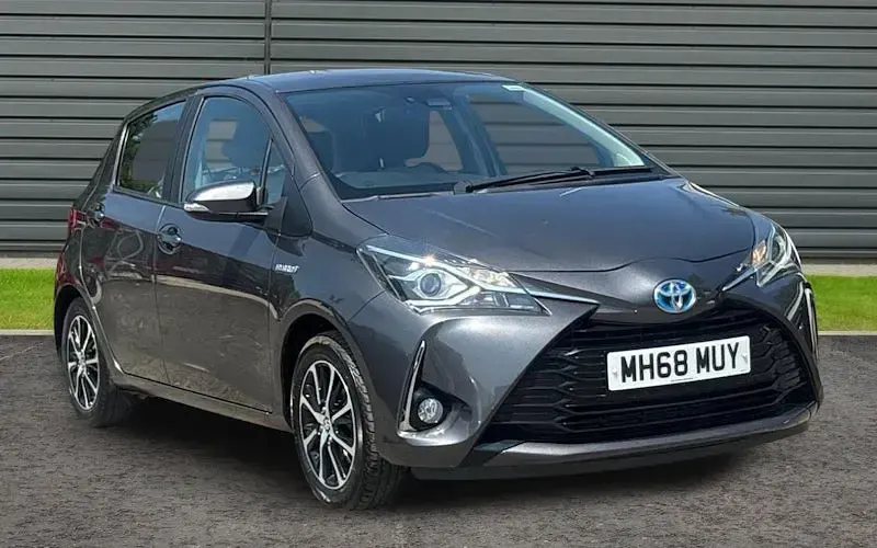 Used Toyota Yaris Hybrid 101 HP (74 kW) 2019 Hatchback