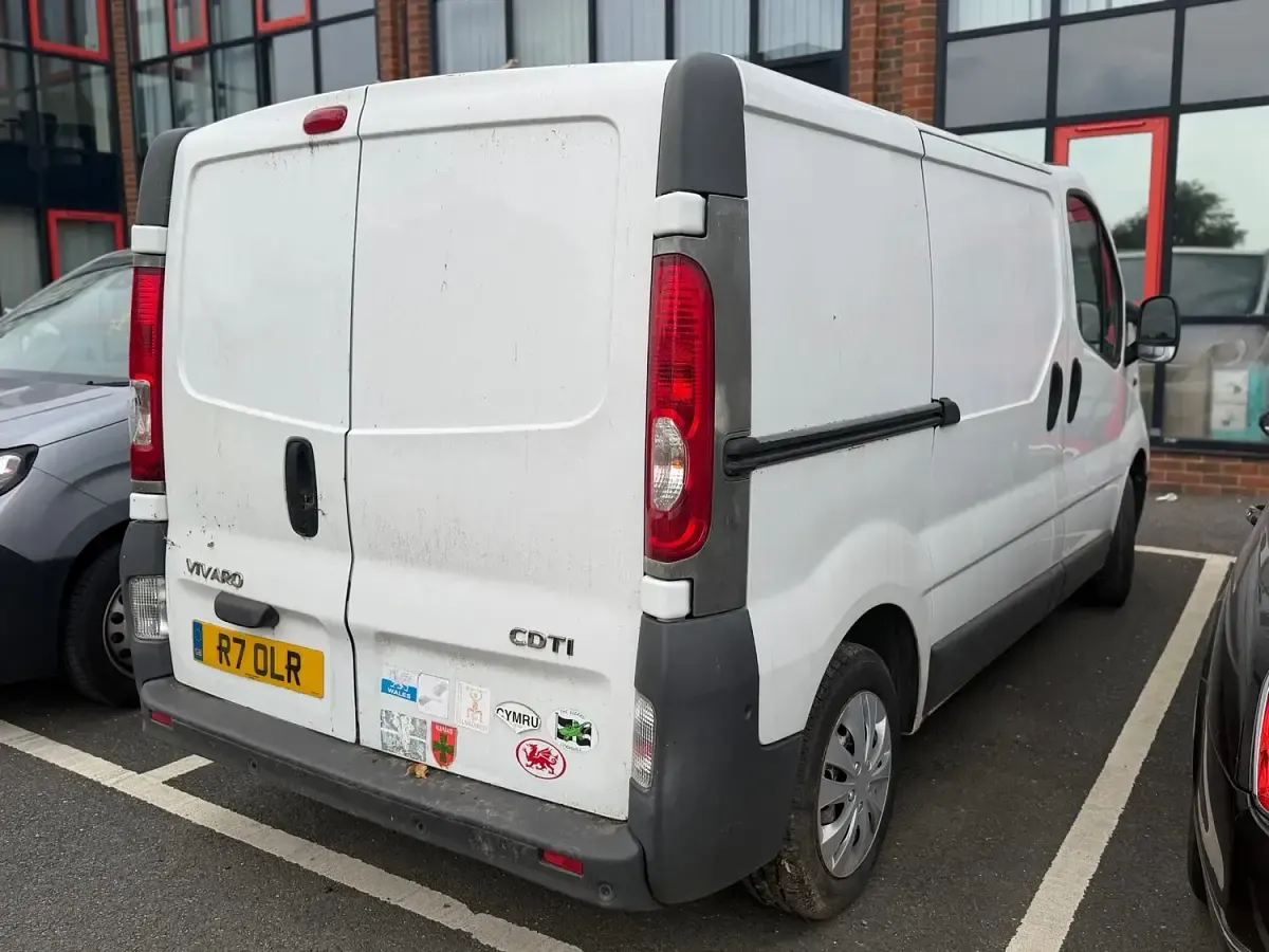 Used Vauxhall Vivaro 90 HP (66 kW) 2008 White MPV