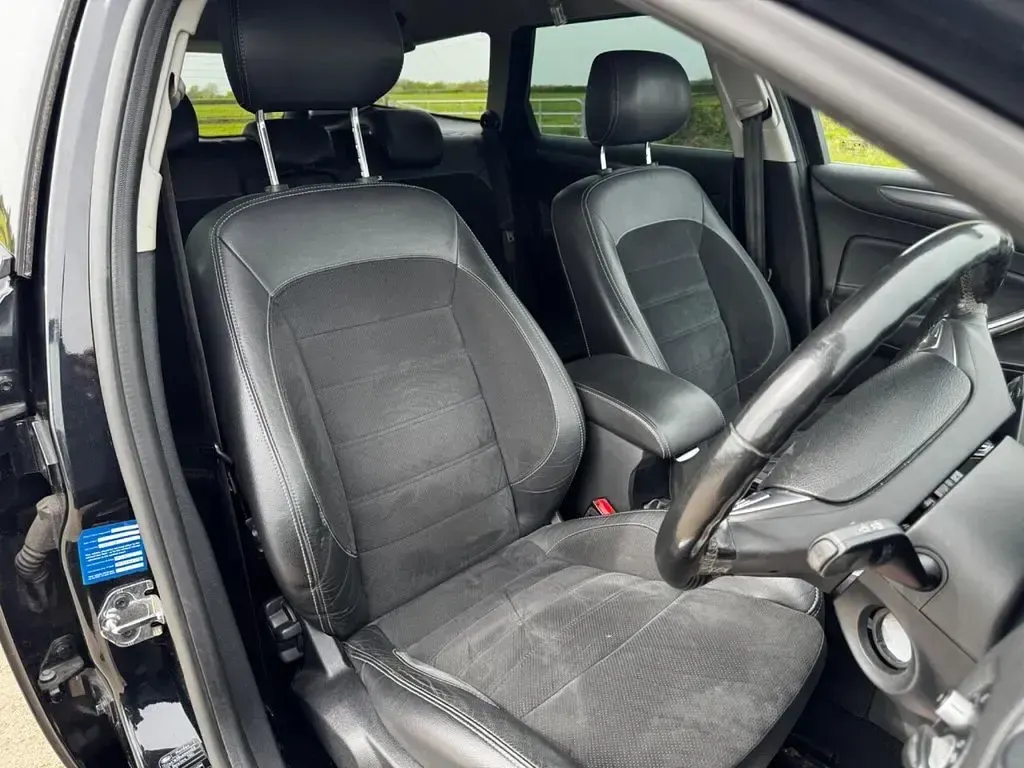 Used Ford Mondeo Business Edition 140 HP (102 kW) 2013 Black Estate