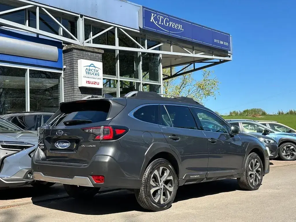 Used Subaru Outback 169 HP (124 kW) 2022 Grey Estate