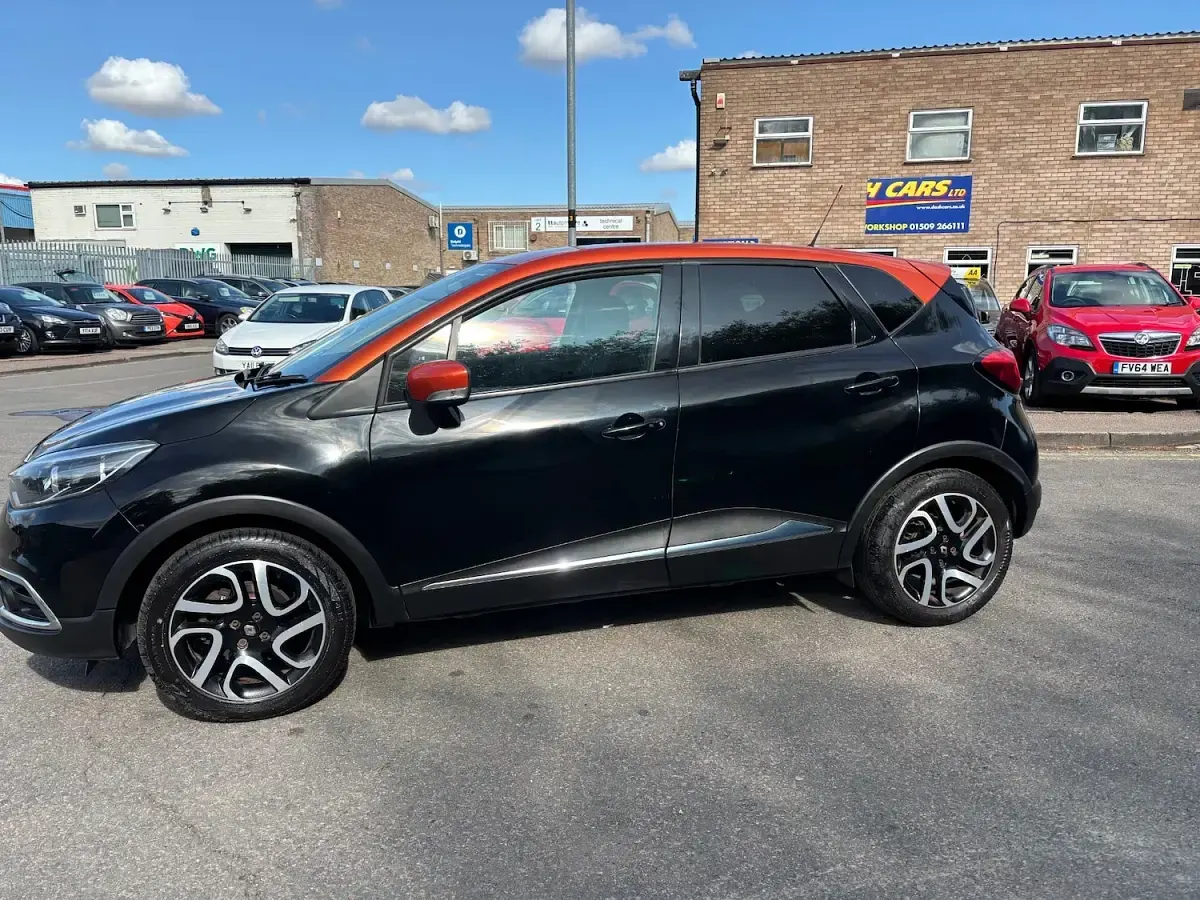 Used Renault Captur Dynamique 90 HP (66 kW) 2013 Black SUV
