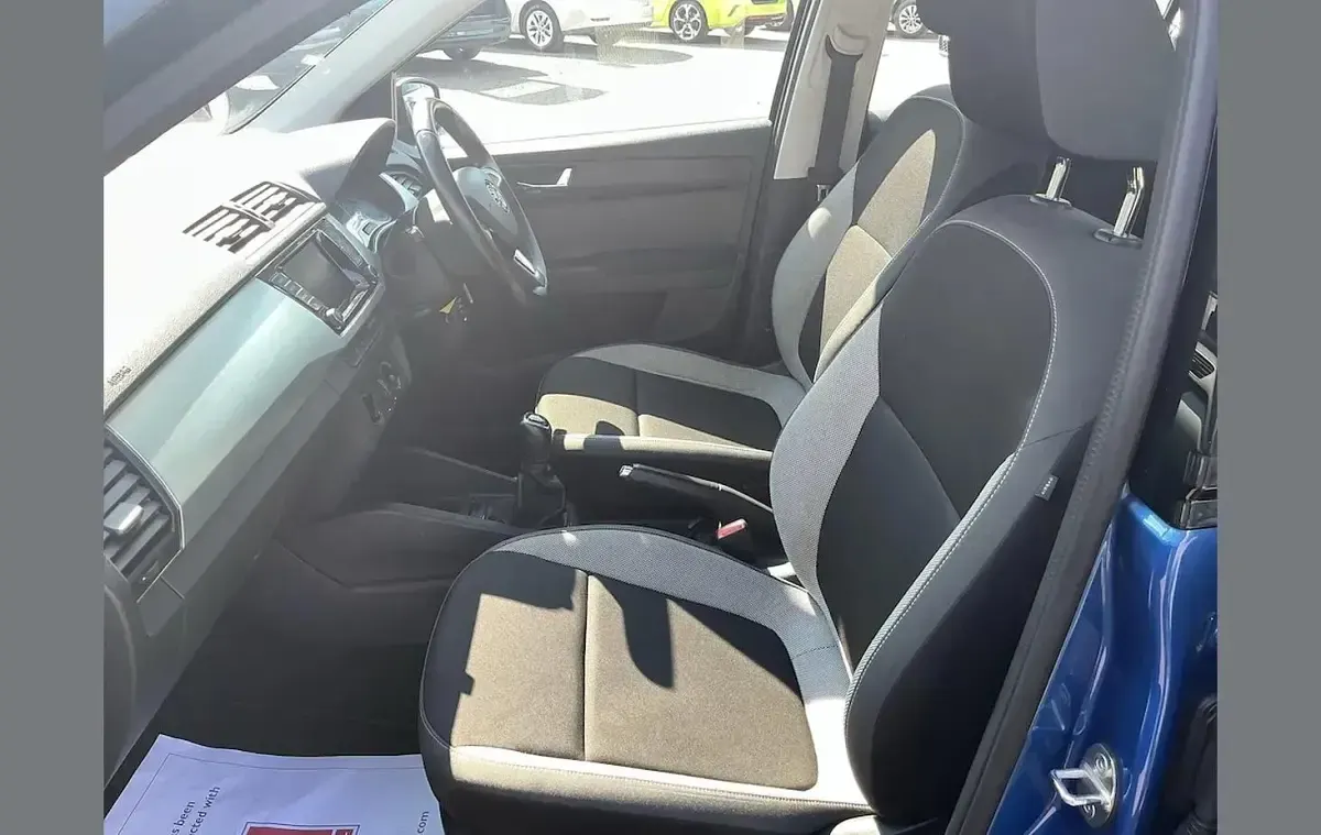 Used Skoda Fabia Colour Edition 95 HP (69 kW) 2018 Blue Hatchback