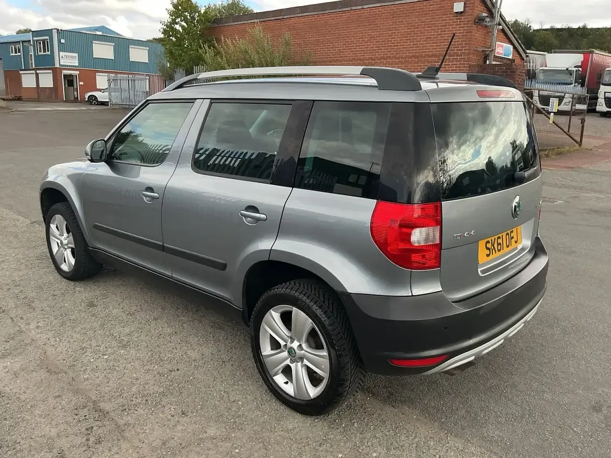 Used Skoda Yeti SE 140 HP (102 kW) 2012 Grey SUV