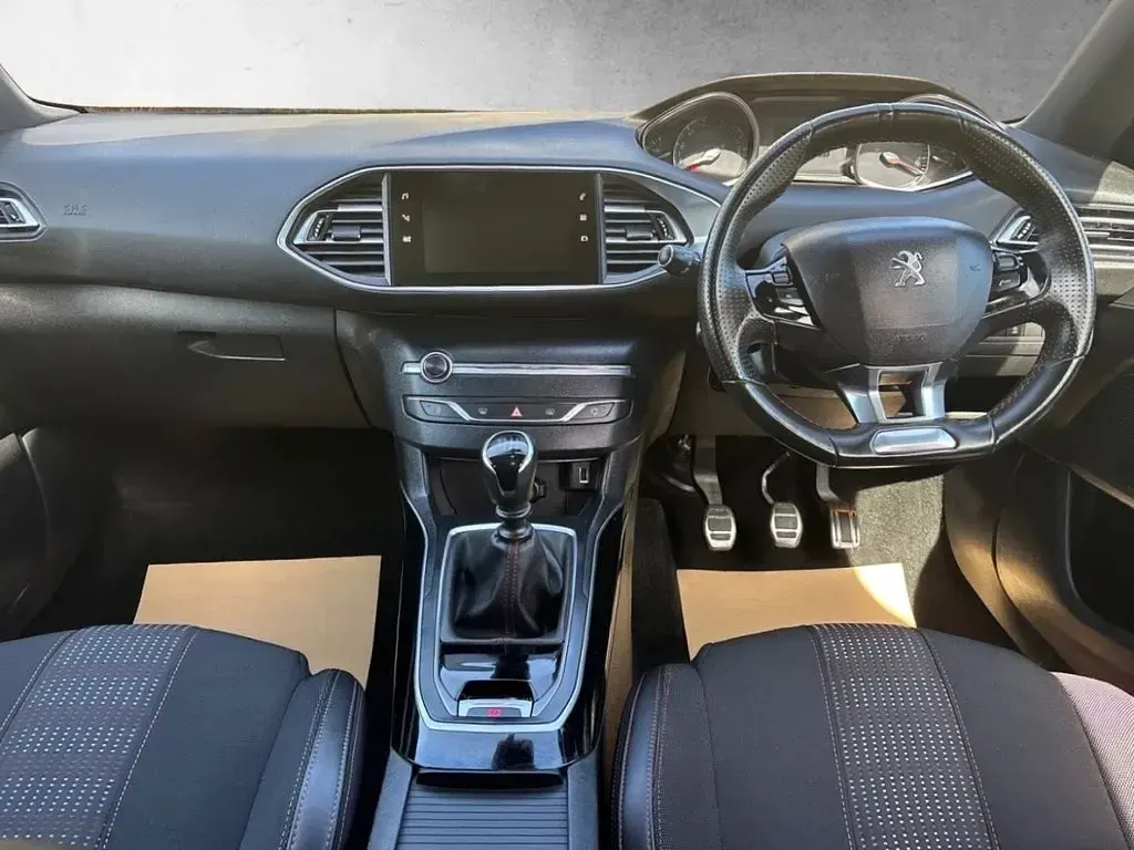 Usado Peugeot 308 GT-line 130 CV (95 kW) 2020 Azul Utilitario
