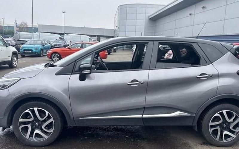 Used Renault Captur Dynamique 120 HP (88 kW) 2016 Grey SUV