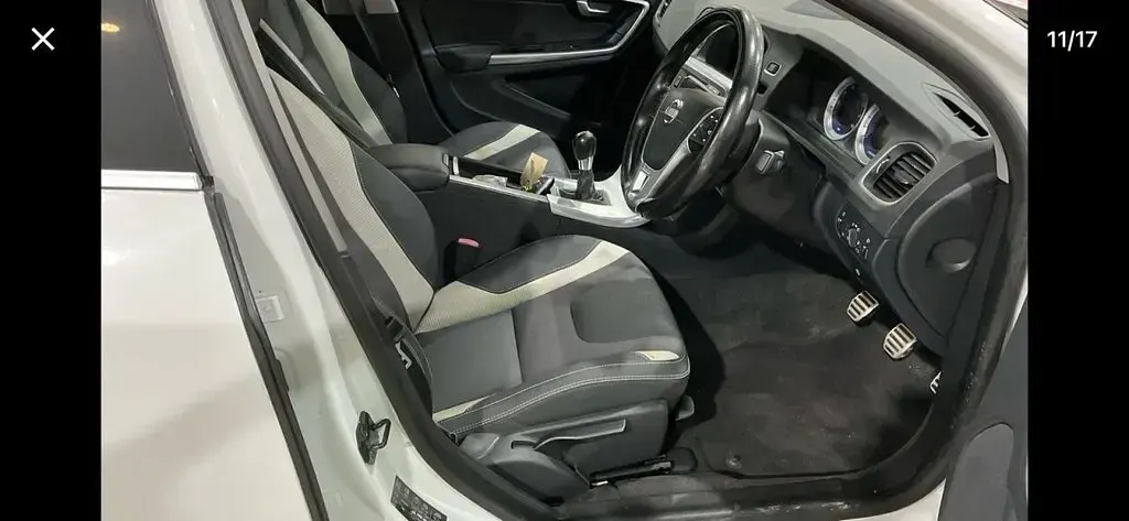 Used Volvo S60 R-Design 163 HP (119 kW) 2011 White Sedan