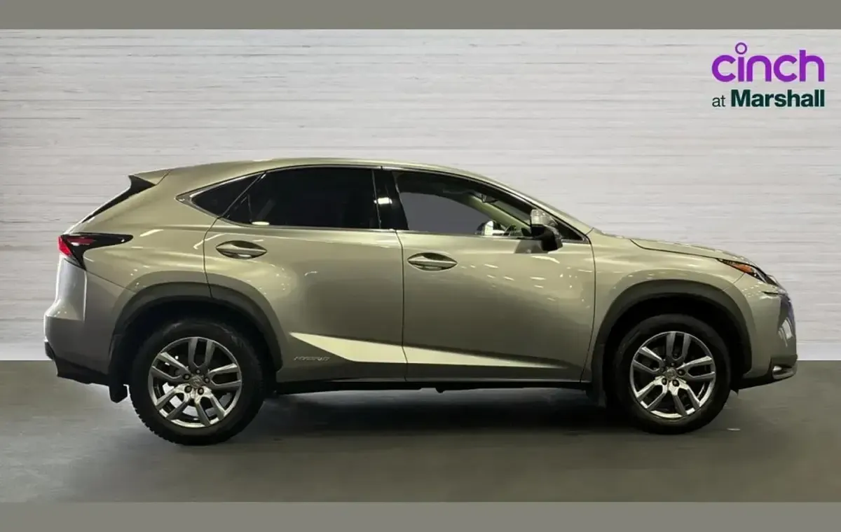 Used Lexus NX300h Luxury Line 194 HP (142 kW) 2017 Silver SUV