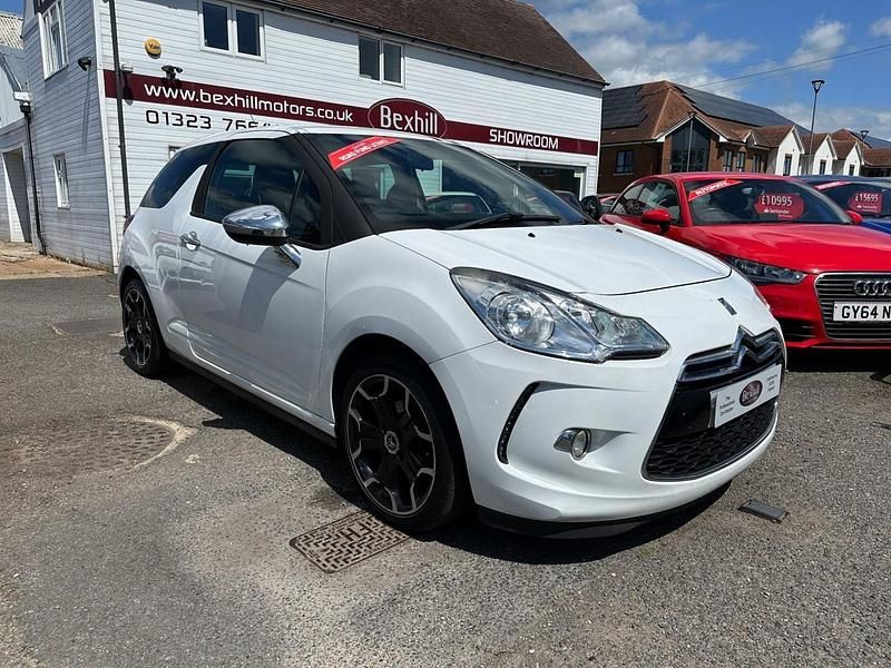 Used Citroën DS3 90 HP (66 kW) 2011 White Hatchback