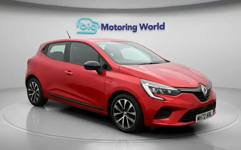 Used Renault Clio Evolution 90 HP (66 kW) 2023 Red Hatchback