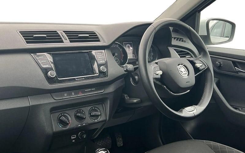 Used Skoda Fabia SE 95 HP (69 kW) 2021 White Estate