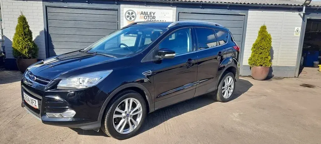 Usado Ford Kuga Titanium X 140 HP (102 kW) 2014 Preto SUV