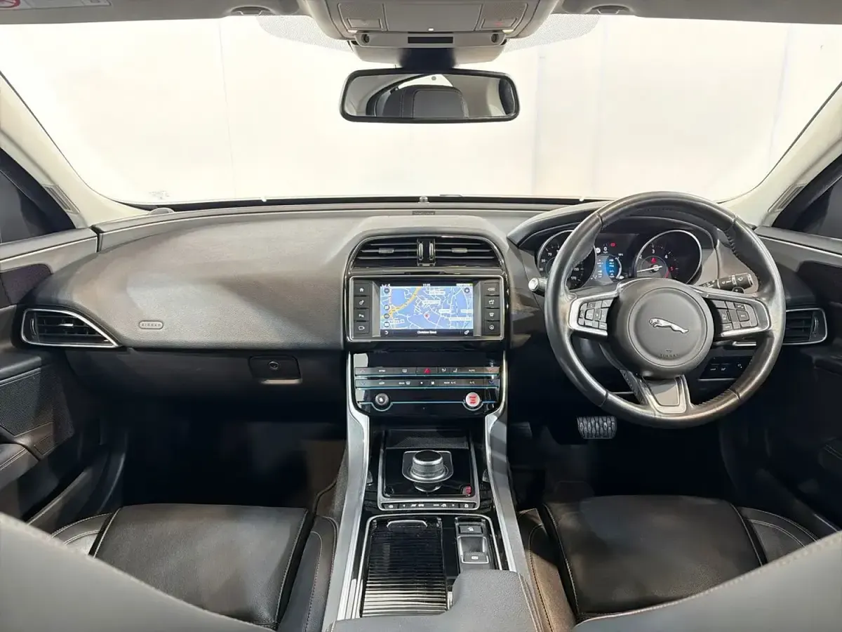 Used Jaguar XE Prestige 2017 White Sedan