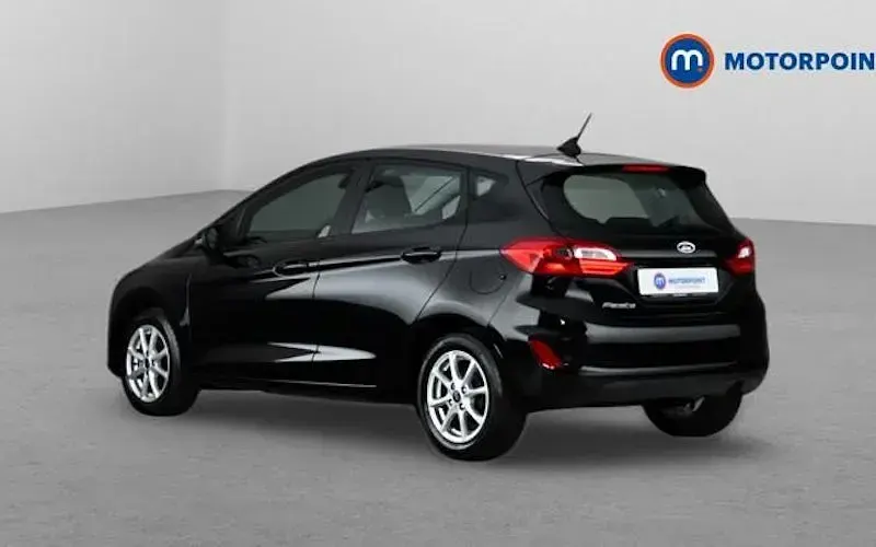 Usado Ford Fiesta Zetec 101 HP (74 kW) 2019 Preto Citadino