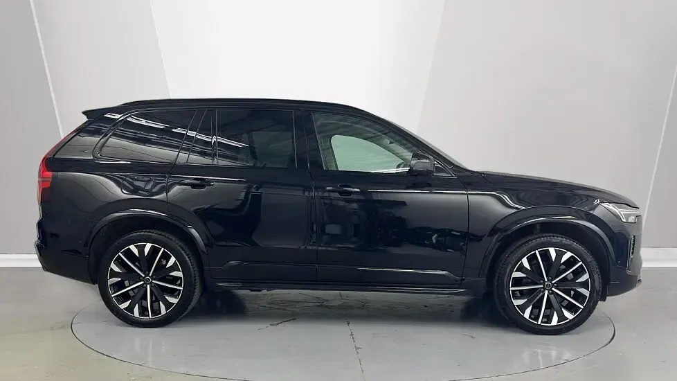 Used Volvo XC90 Plus 455 HP (334 kW) 2025 Black SUV