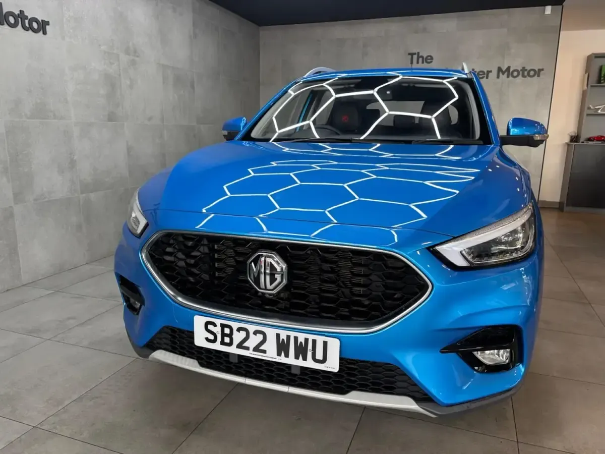 Usado MG ZS Exclusive 106 CV (77 kW) 2022 Azul SUV