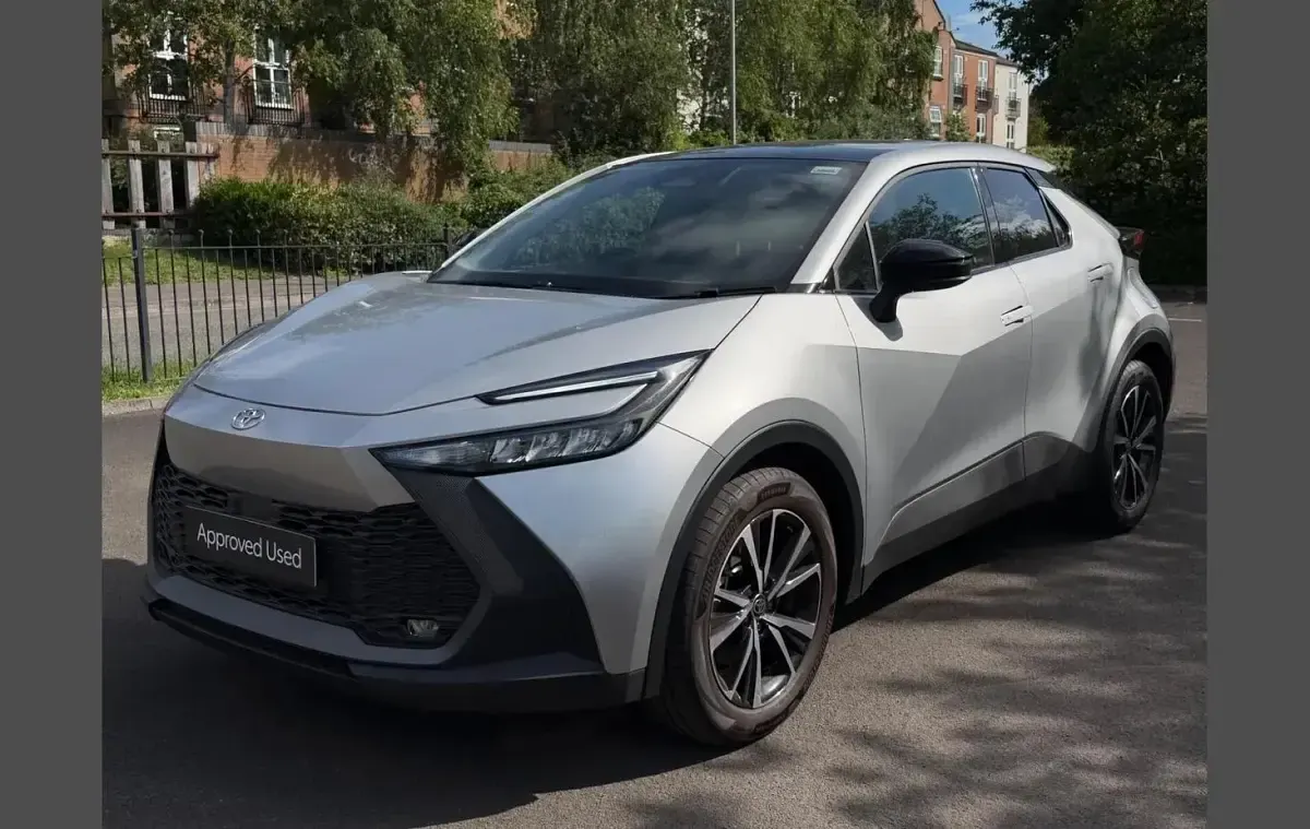 New Toyota C-HR Design 220 HP (161 kW) 2026 Silver SUV