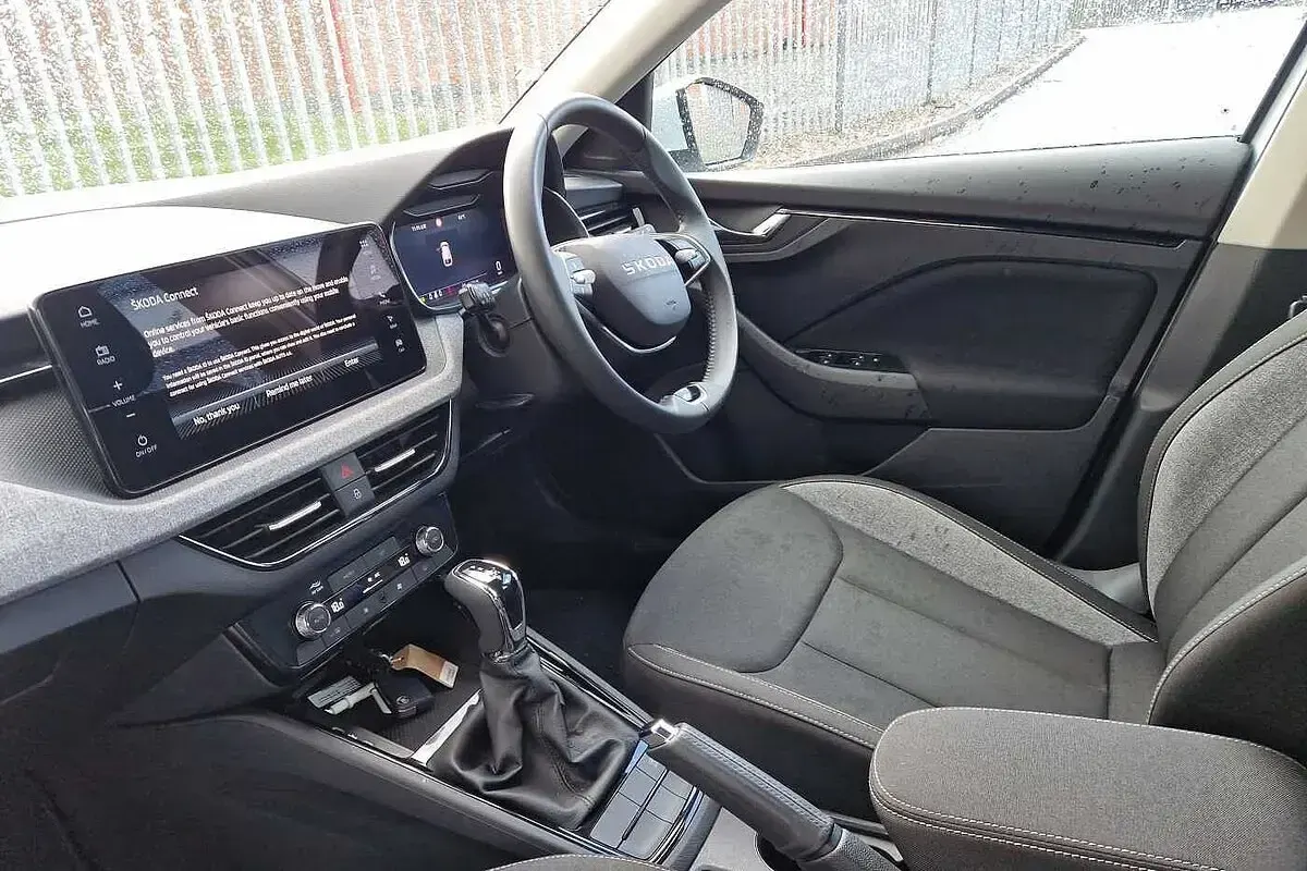Gebraucht Skoda Scala SE 115 PS (84 kW) 2025 Weiß Kleinwagen