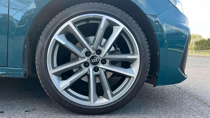 Begagnad Audi A1 Advanced 110 HK (80 kW) 2021 Grön SUV