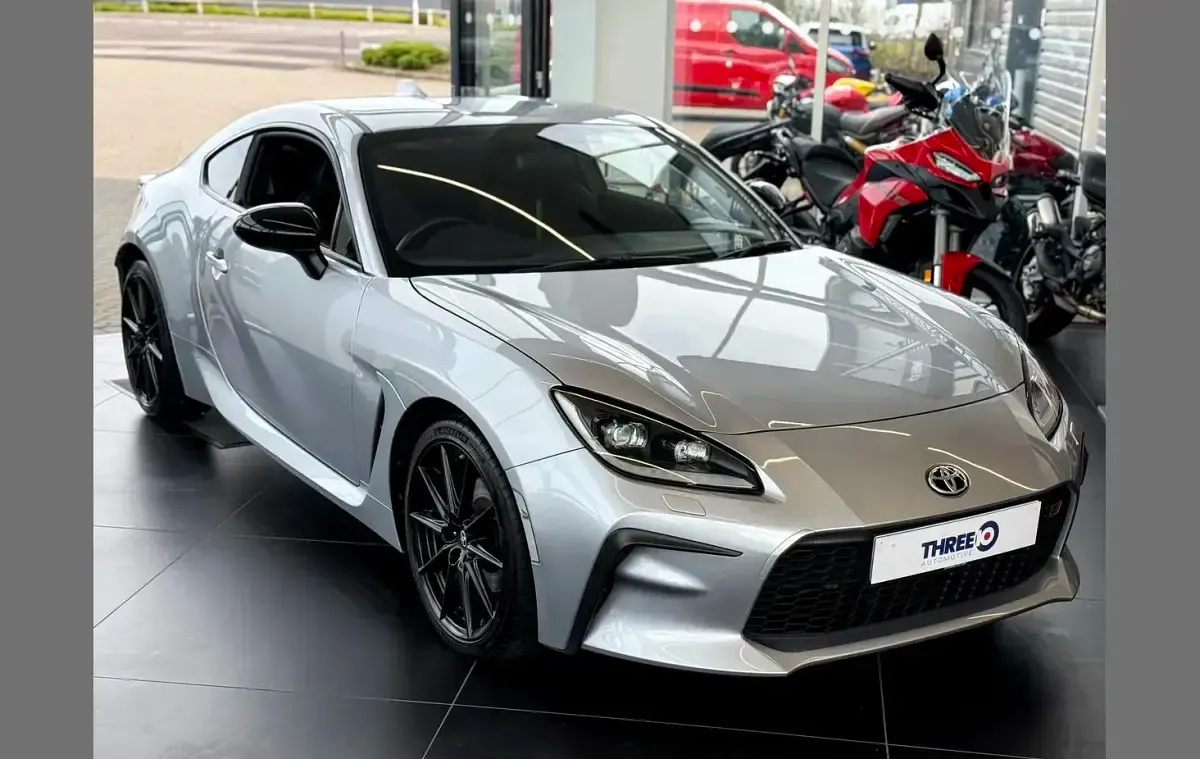 Used Toyota GR86 232 HP (170 kW) 2023 Silver Coupe