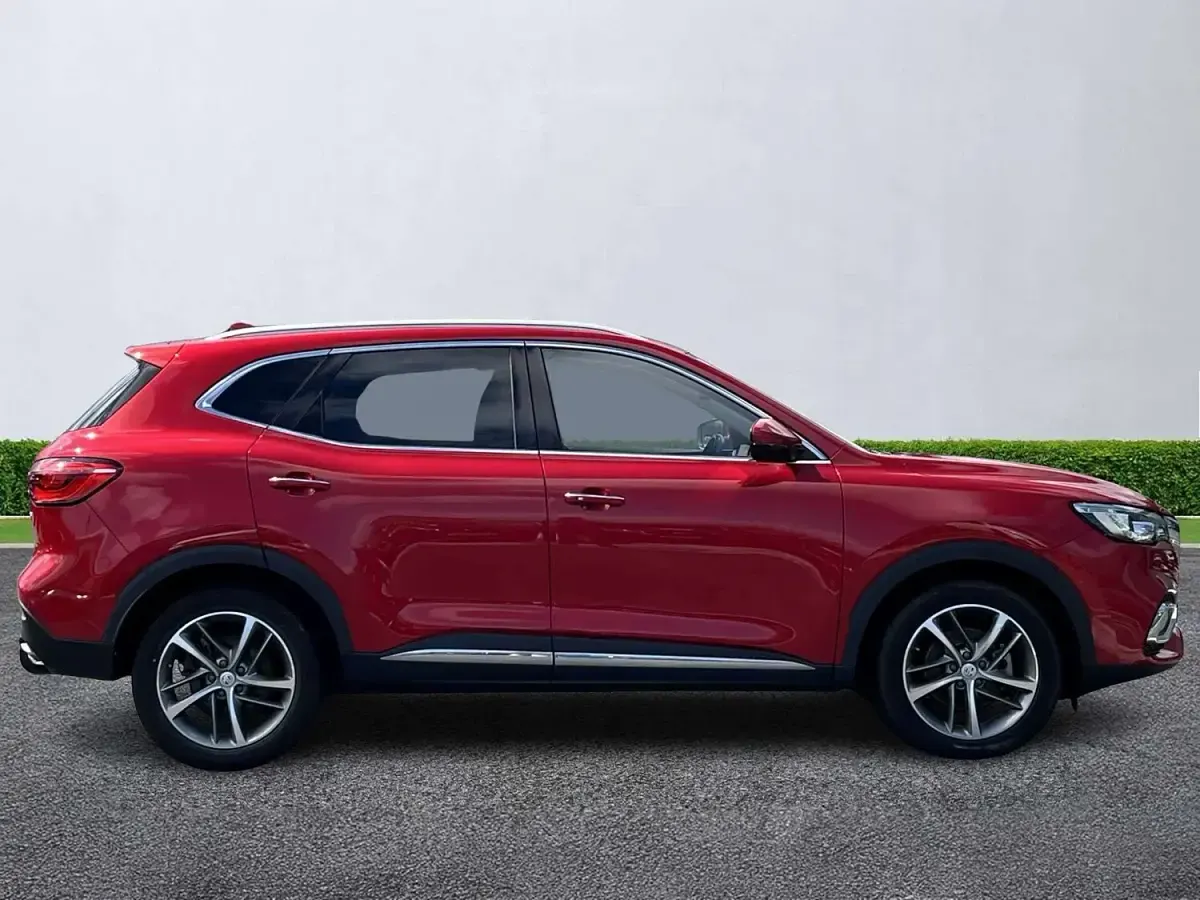 Used MG HS Exclusive 162 HP (119 kW) 2022 Red SUV