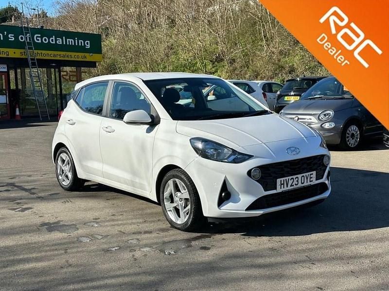 Used Hyundai i10 SE 84 HP (61 kW) 2023 White Hatchback