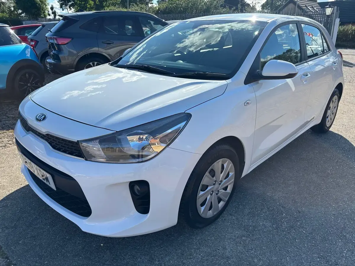 Used Kia Rio 83 HP (61 kW) 2018 White Hatchback