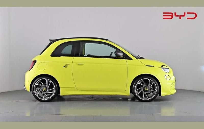 Used Abarth 500C Turismo 114 kW (155 HP) 2023 Lime green Cabriolet