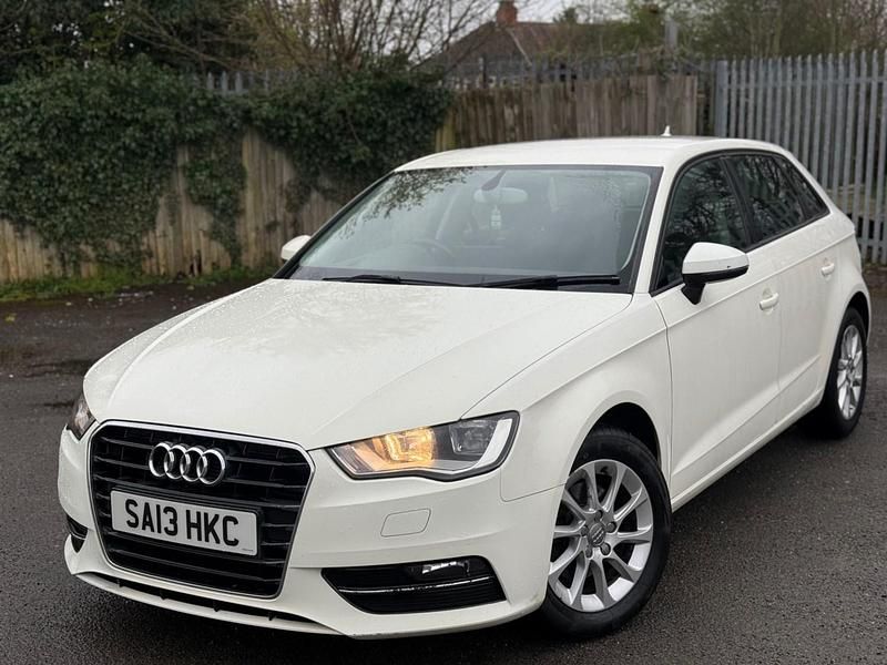 Used Audi A3 105 HP (77 kW) 2013 White Hatchback