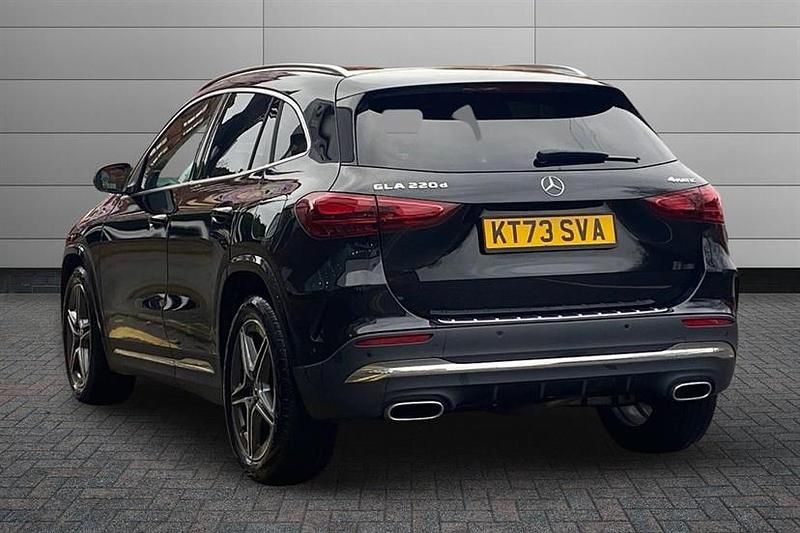 Used Mercedes GLA220 Executive 190 HP (139 kW) 2023 Cosmos black SUV