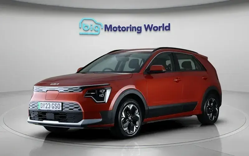 Used Kia Niro 150 kW (204 HP) 2023 Orange SUV