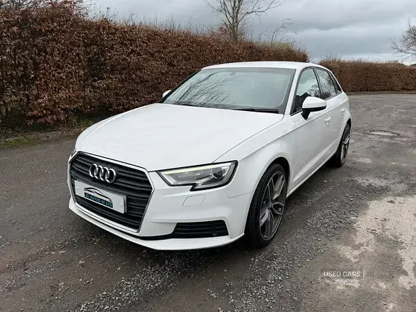 Used Audi A3 2016 White Hatchback