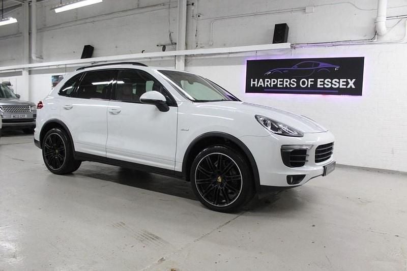 Used Porsche Cayenne 262 HP (192 kW) 2015 White SUV