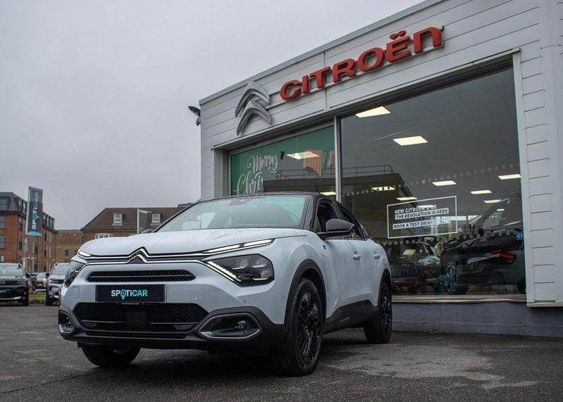 Used Citroën e-C4 98 kW (134 HP) 2024 White Hatchback