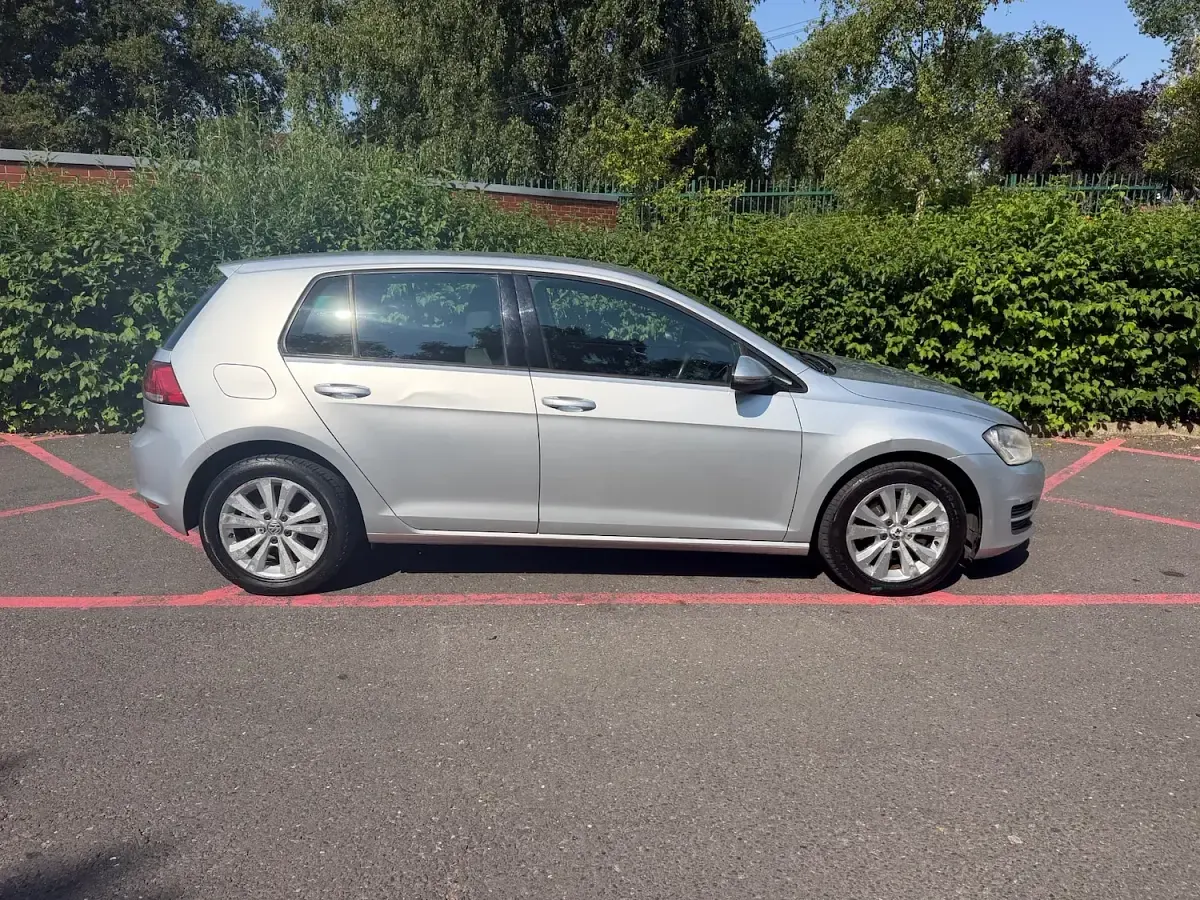 Used VW Golf VII SE 105 HP (77 kW) 2013 Silver Hatchback