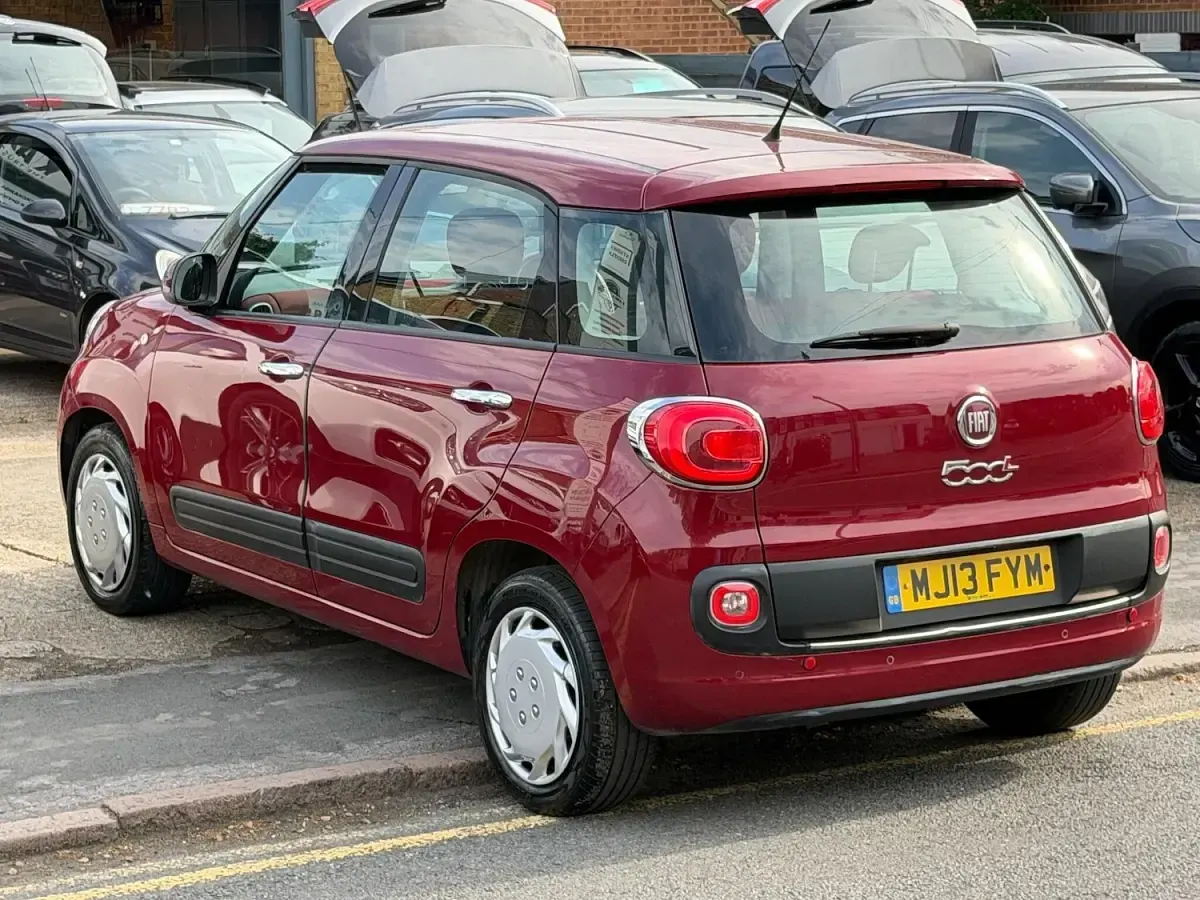 Used Fiat 500L Easy 85 HP (62 kW) 2013 Red MPV