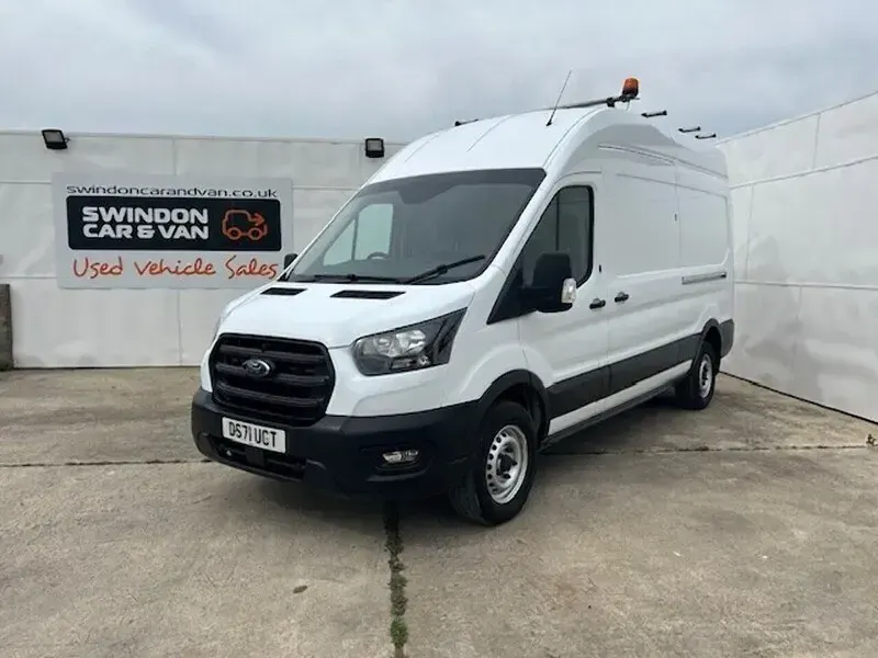 Usado Ford Transit 130 HP (95 kW) 2022 Branco Van