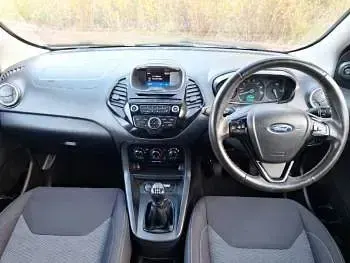 Used Ford Ka Plus Zetec 70 HP (51 kW) 2017 White Hatchback