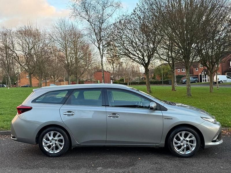 Used Toyota Auris Hybrid Business Edition 2016 Grey Estate