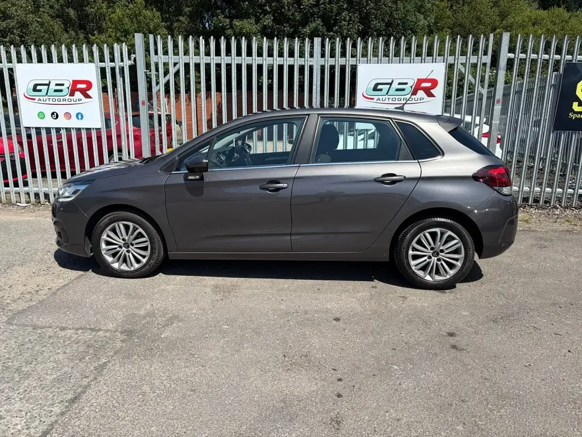Used Citroën C4 Feel 100 HP (73 kW) 2015 Grey Hatchback