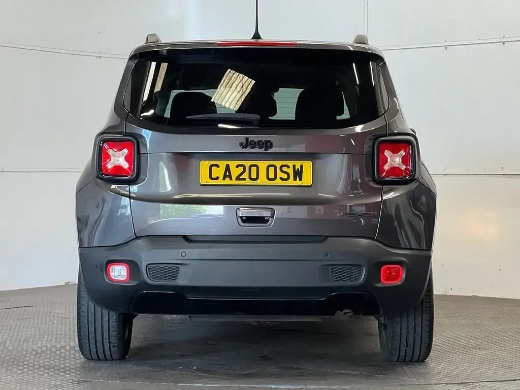 Begagnad Jeep Renegade Night Eagle 120 HK (88 kW) 2020 Grå SUV