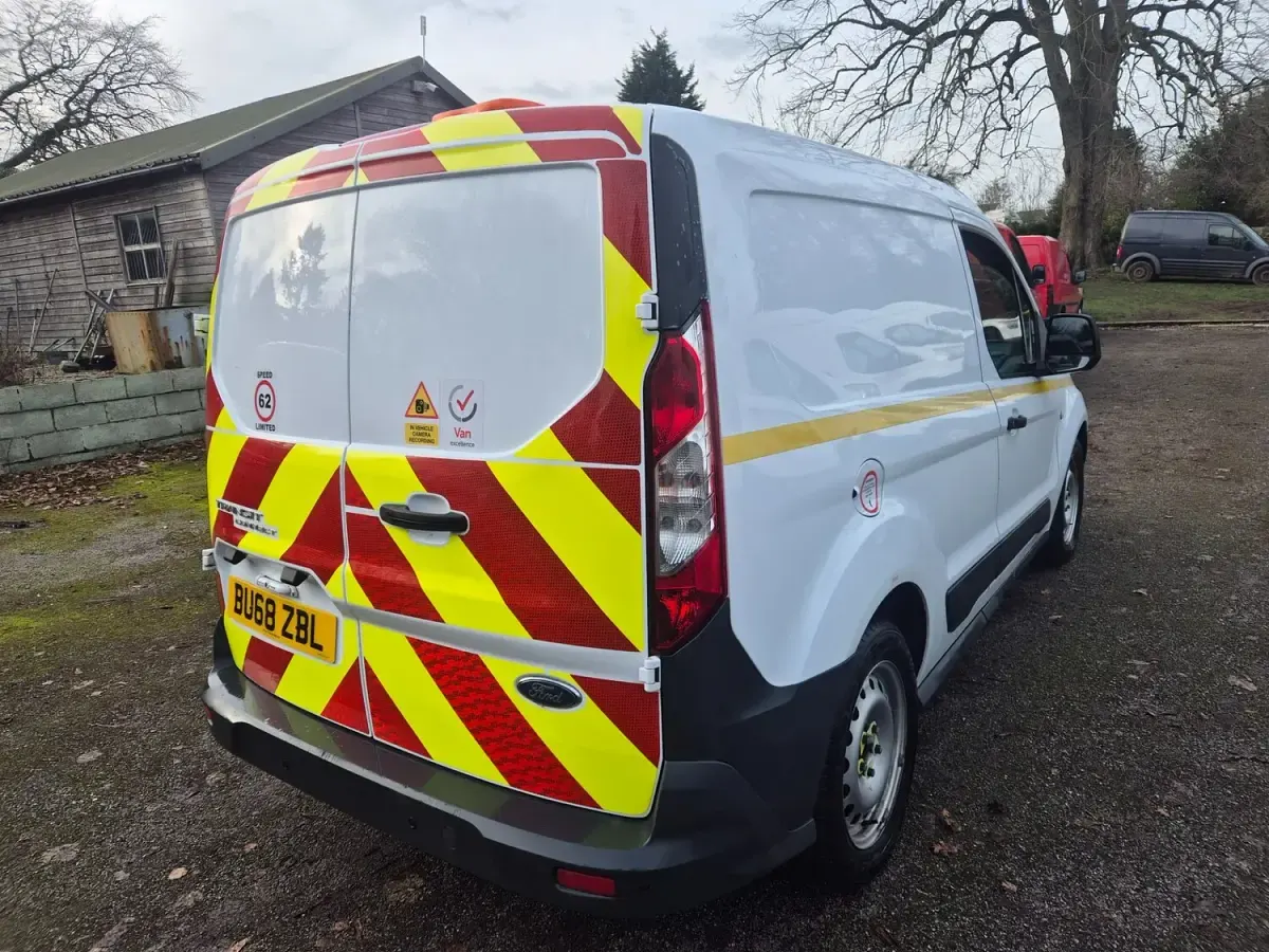 Used Ford Transit Connect 100 HP (73 kW) 2018 White MPV