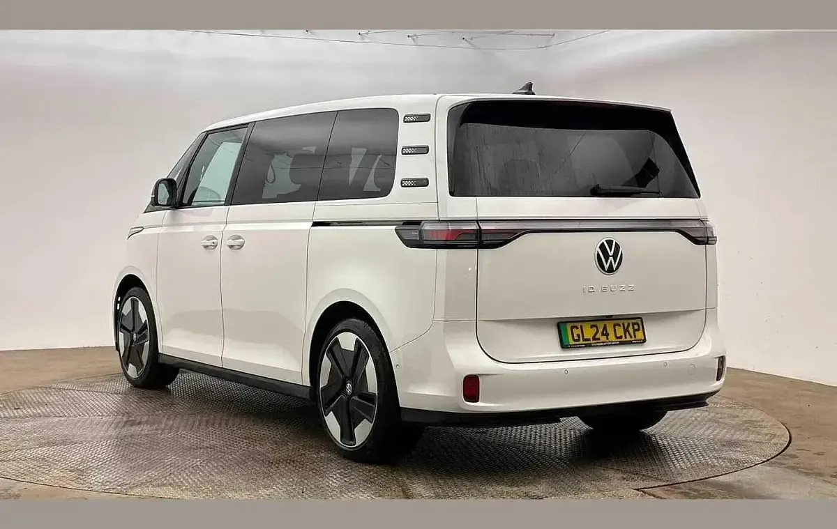 Used VW ID. Buzz Pro 147 kW (200 HP) 2024 White MPV