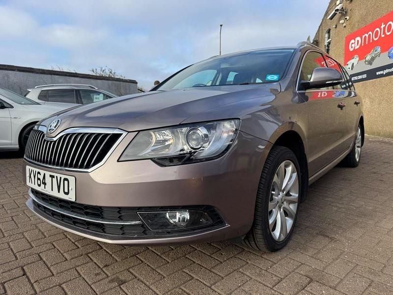 Used Skoda Superb SE 170 HP (125 kW) 2015 Mauve/purple Estate