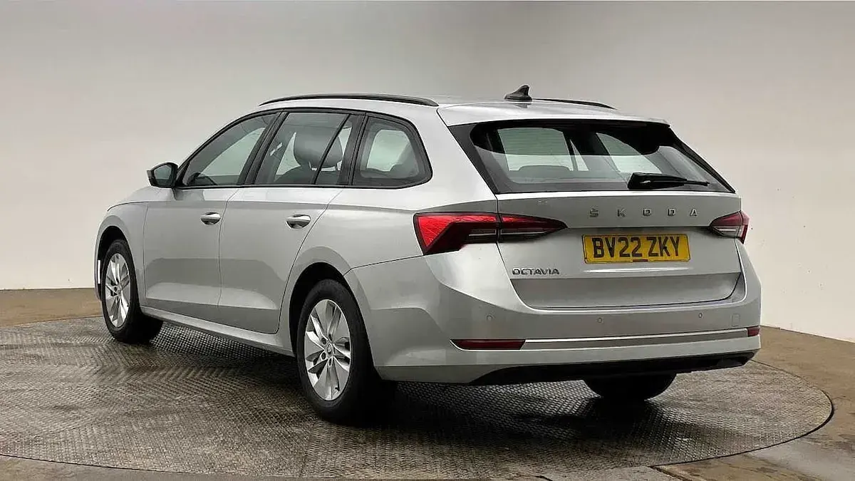 Used Skoda Octavia SE 81 HP (59 kW) 2022 Brilliant silver metallic Estate