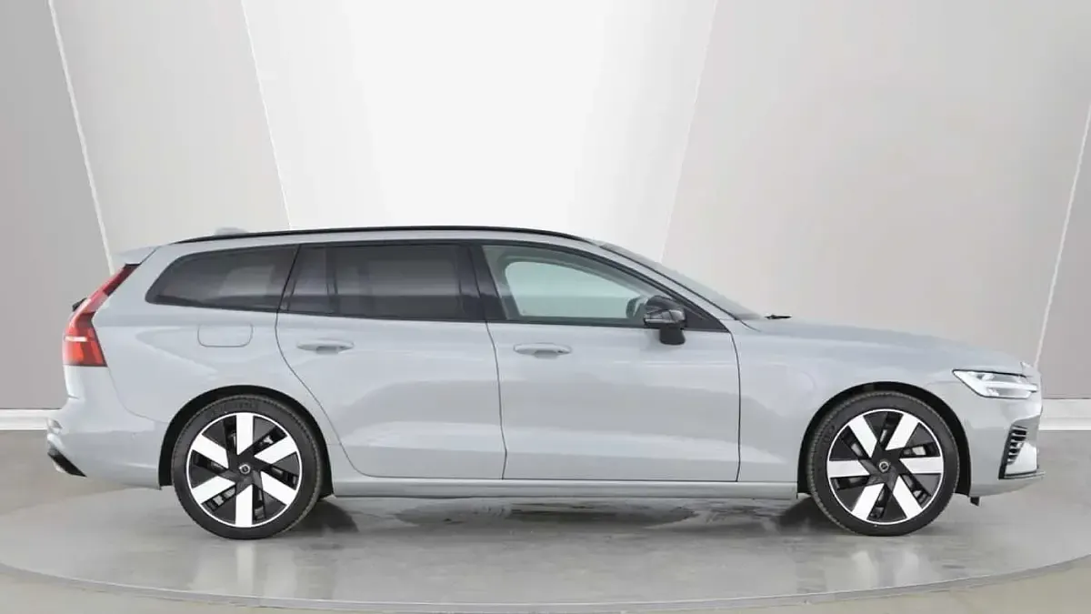 Used Volvo V60 Ultra 449 HP (330 kW) 2025 Grey Estate
