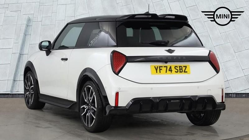 Used Mini Cooper Hatch 154 HP (113 kW) 2024 White Hatchback